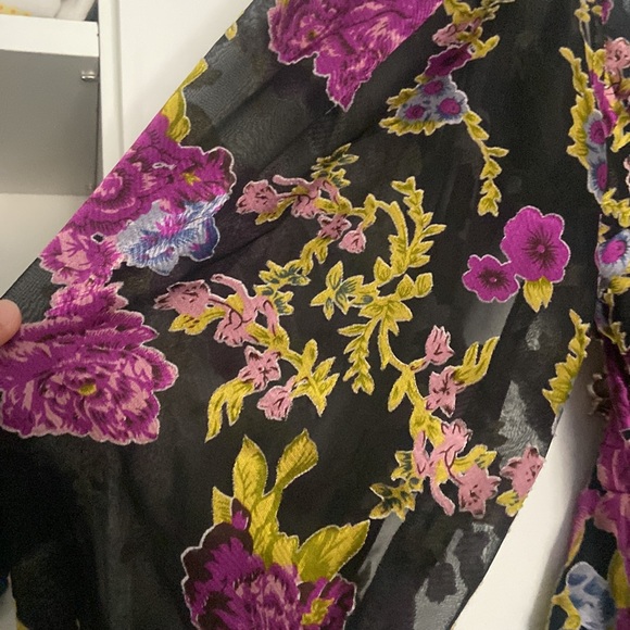 New floral dress! Adorable 🍁 🍁 - Picture 6 of 9